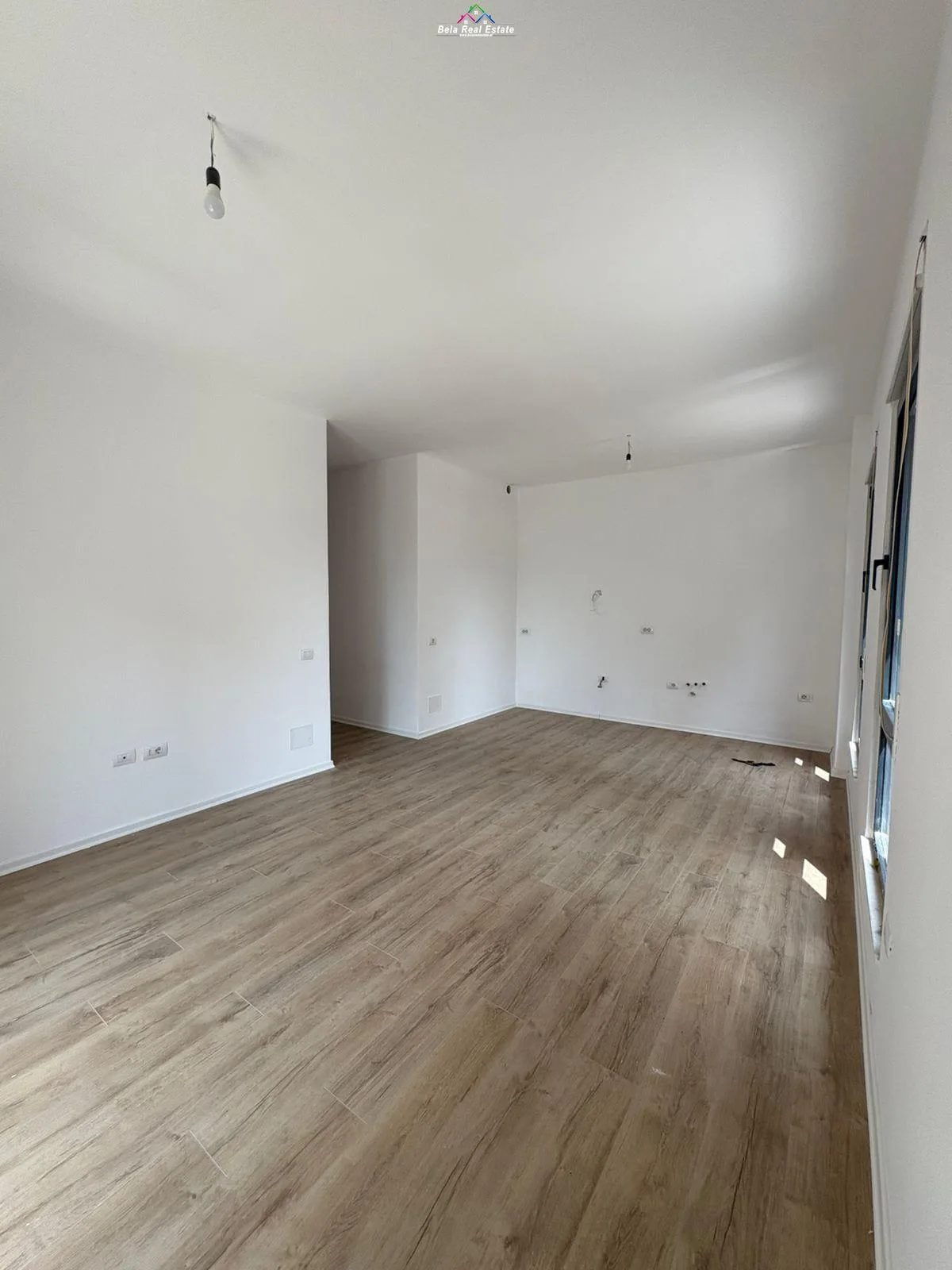 Zyre me qera 2+1 ne Porcelan (ID BZ2689) Tirane