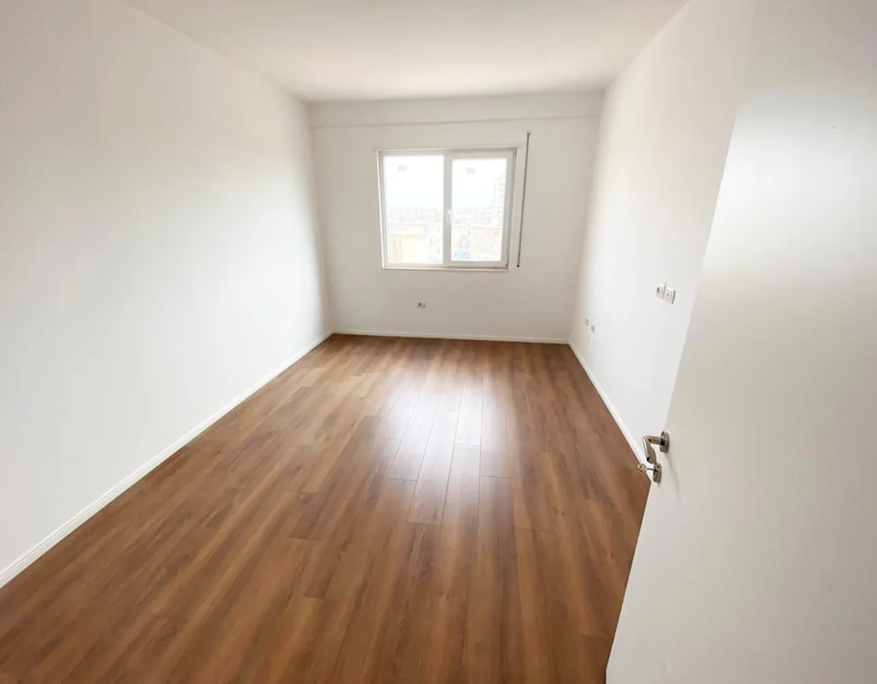 Shitet apartament 2+1+2 ne rrugen dritan hoxha, tiranë
