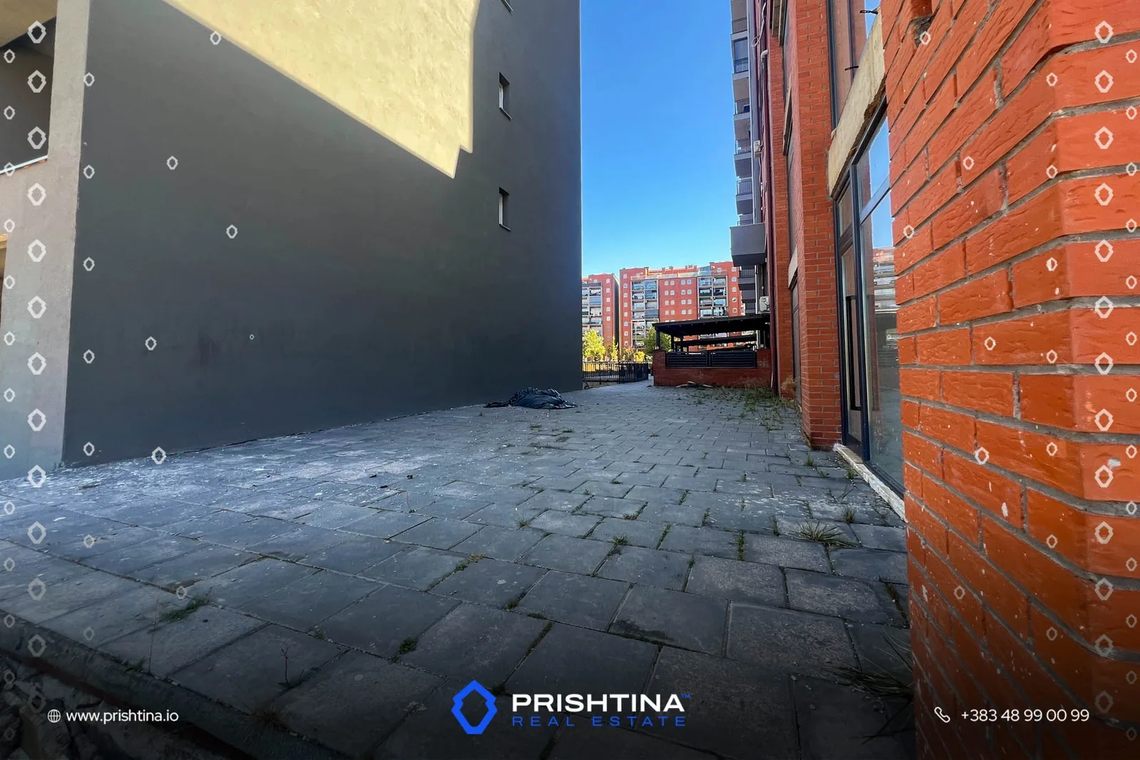 Objekt me qira 800m² në Emshir