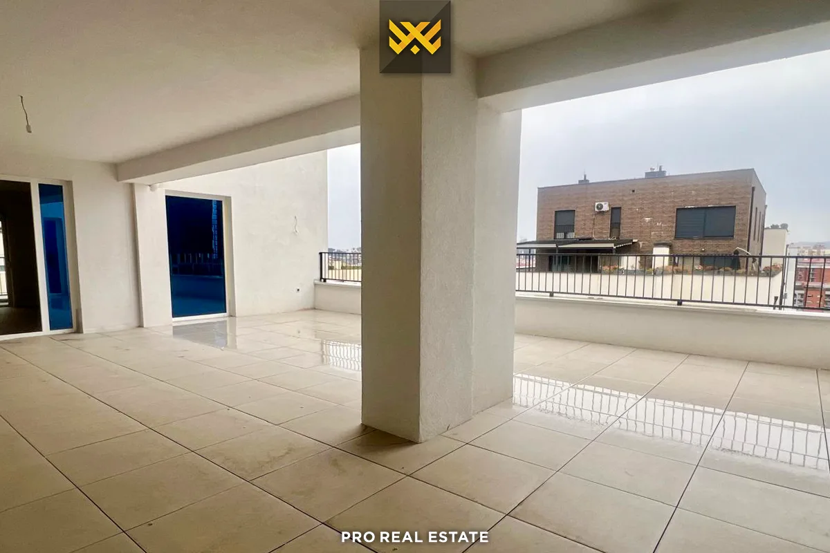 Banesë / Zyrë 270m² + 30m² me #QIRA në Emshir