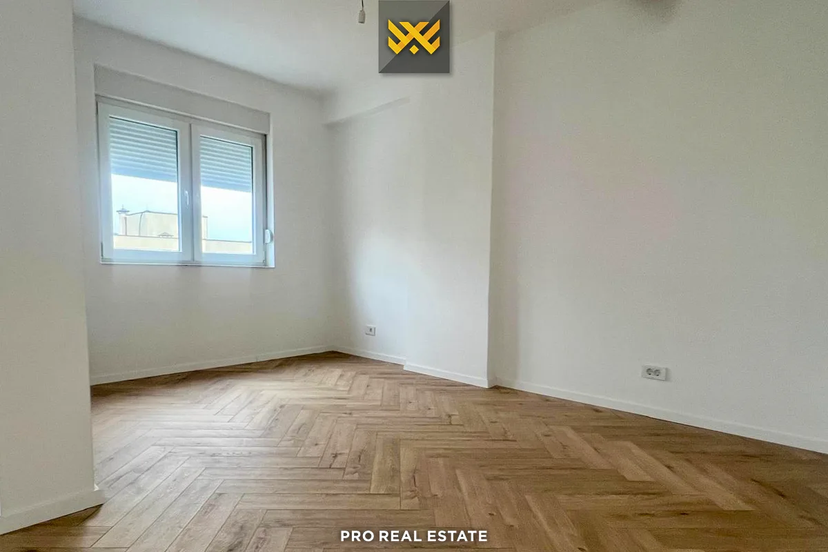 Banesë / Zyrë 270m² + 30m² me #QIRA në Emshir