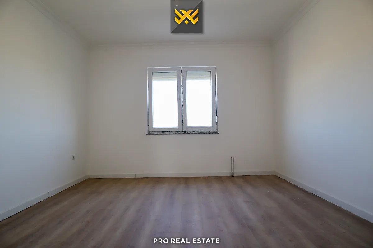 Shtëpi 300m² për #SHITJE te Lagjja Jonë