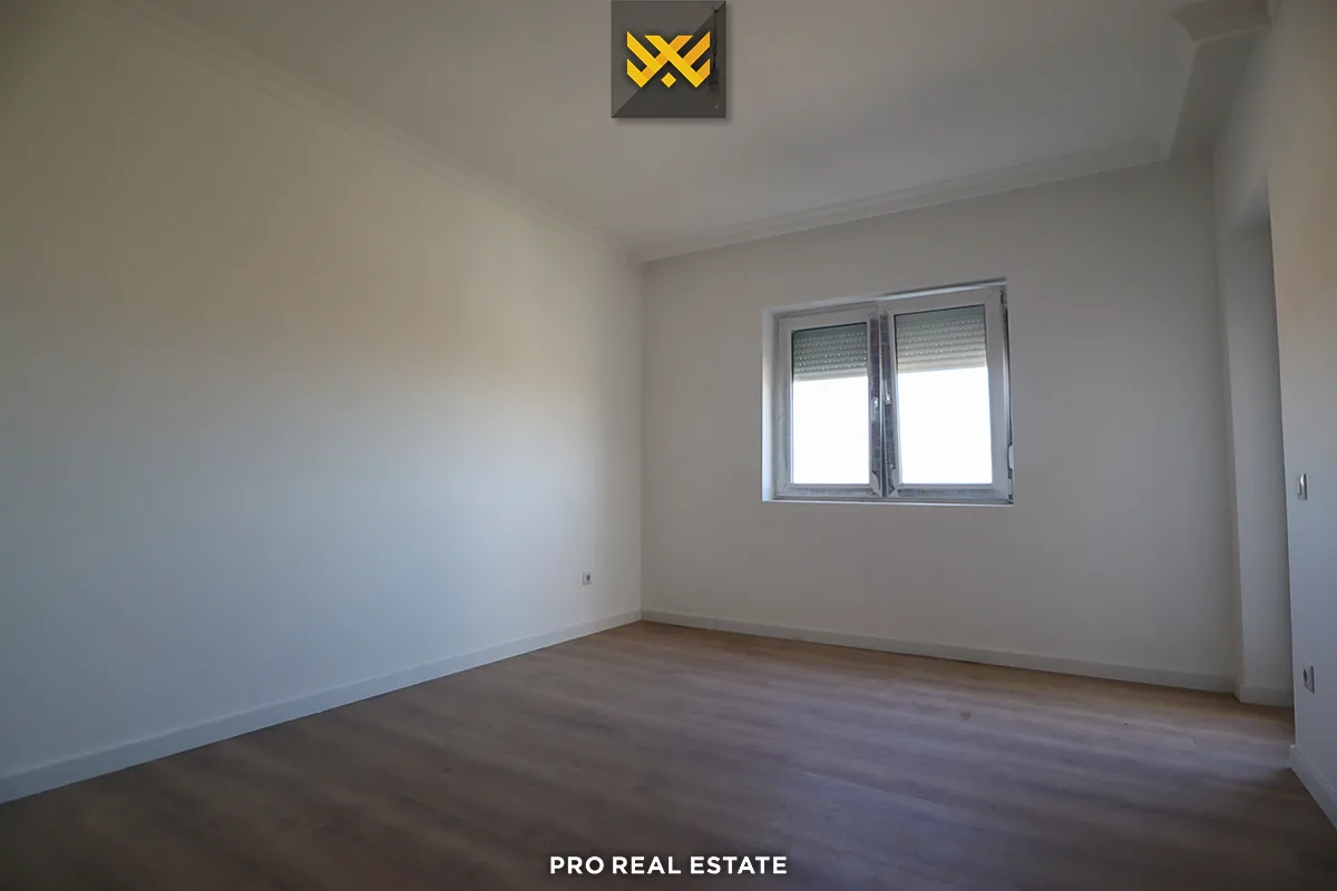 Shtëpi 300m² për #SHITJE te Lagjja Jonë