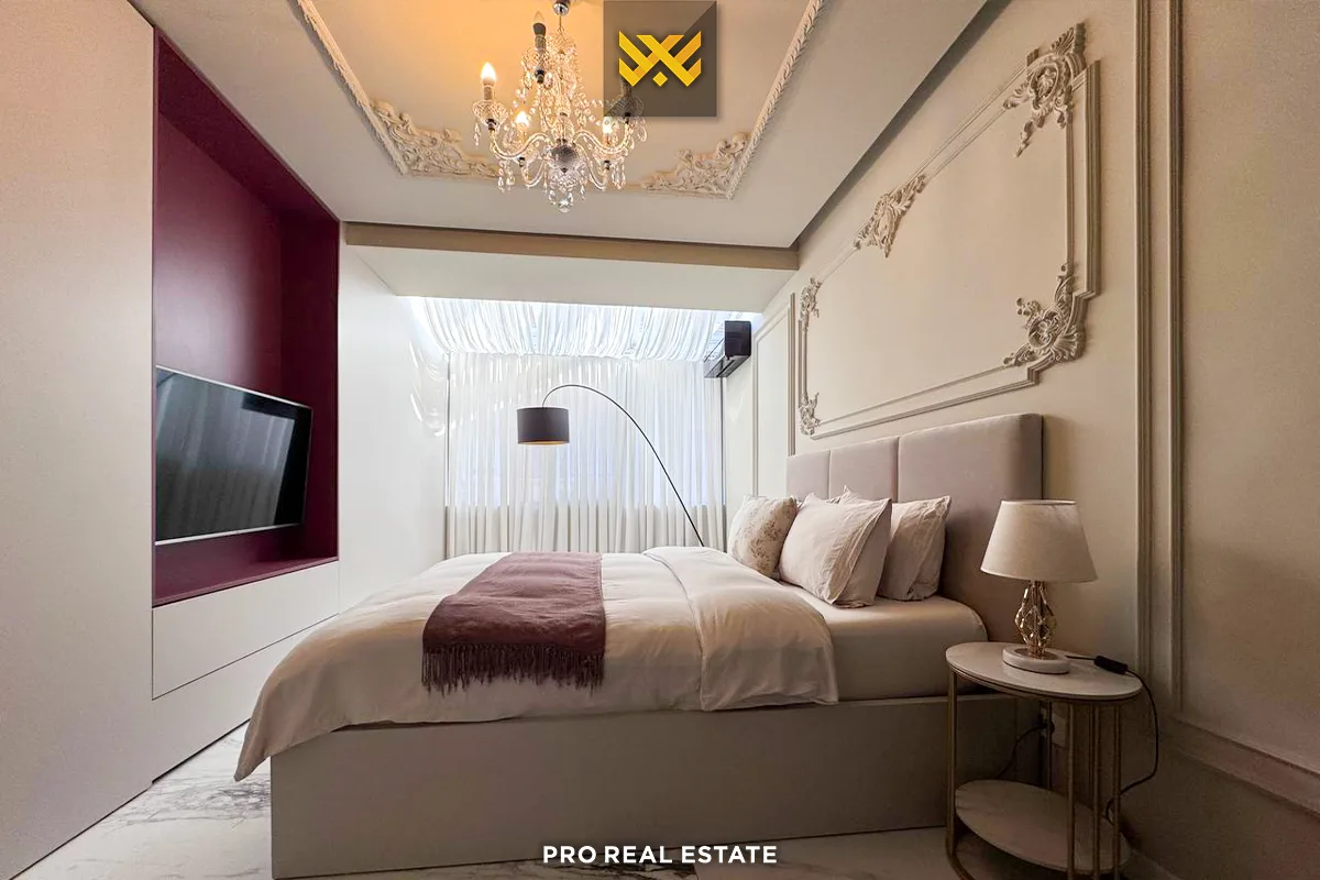 Banesë Penthouse 160m² + 80m² për #SHITJE në Lagjen e Spitalit