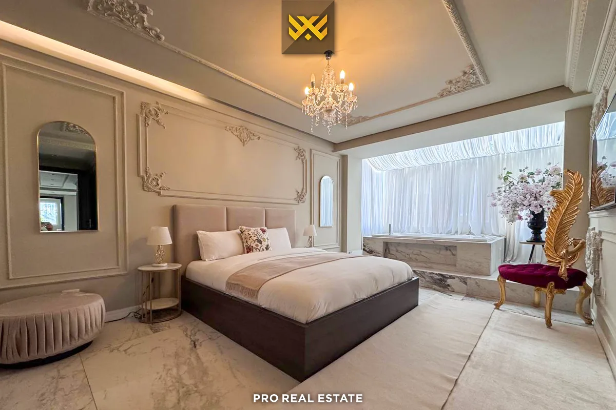 Banesë Penthouse 160m² + 80m² për #SHITJE në Lagjen e Spitalit