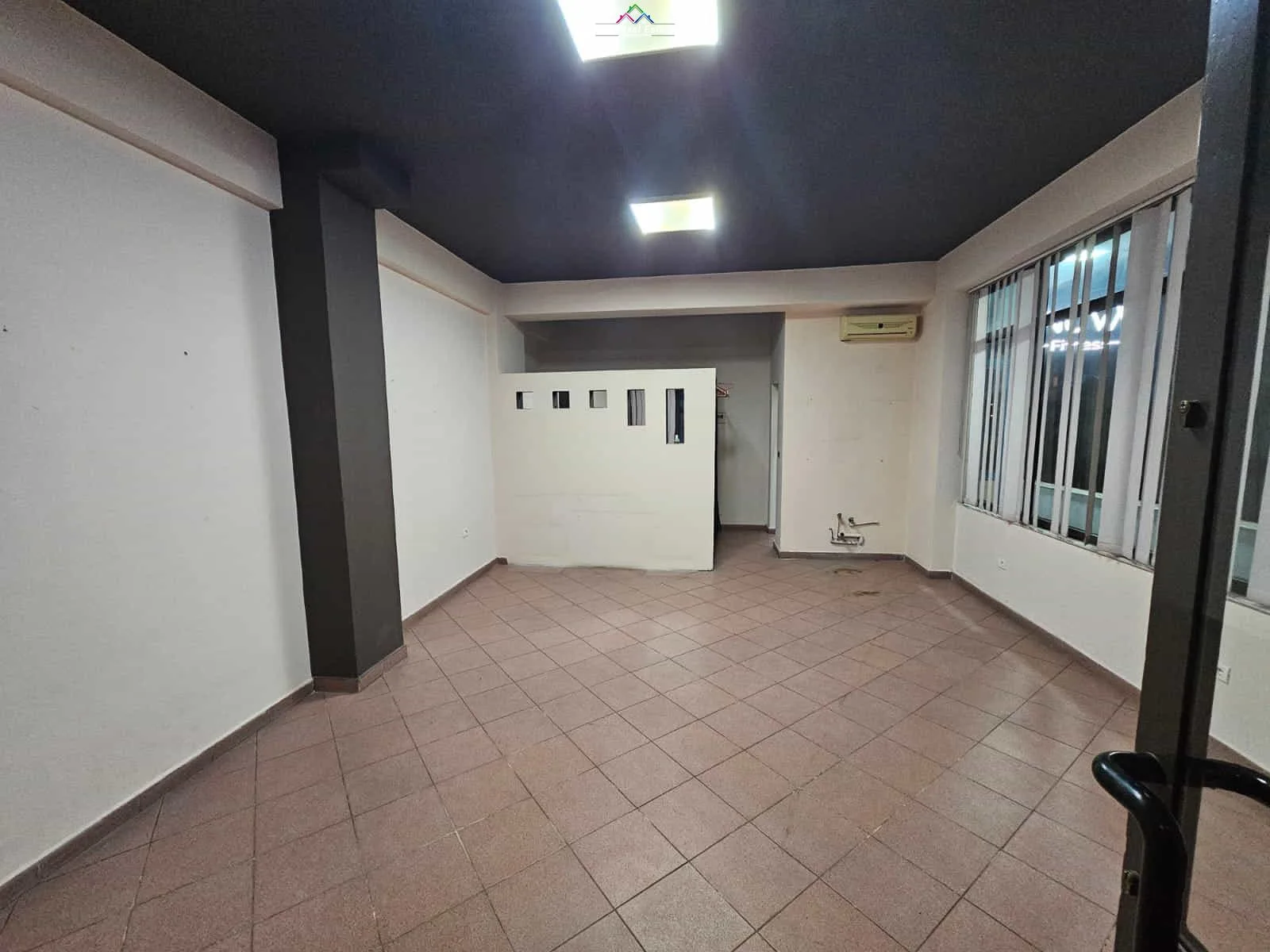 Zyre me Qera Tek Rruga e Elbasanit (ID BZ2753) Tirane