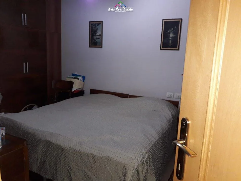Apartament me Qera 2+1+2 tek Sheshi Willson (ID B220928) Tirane