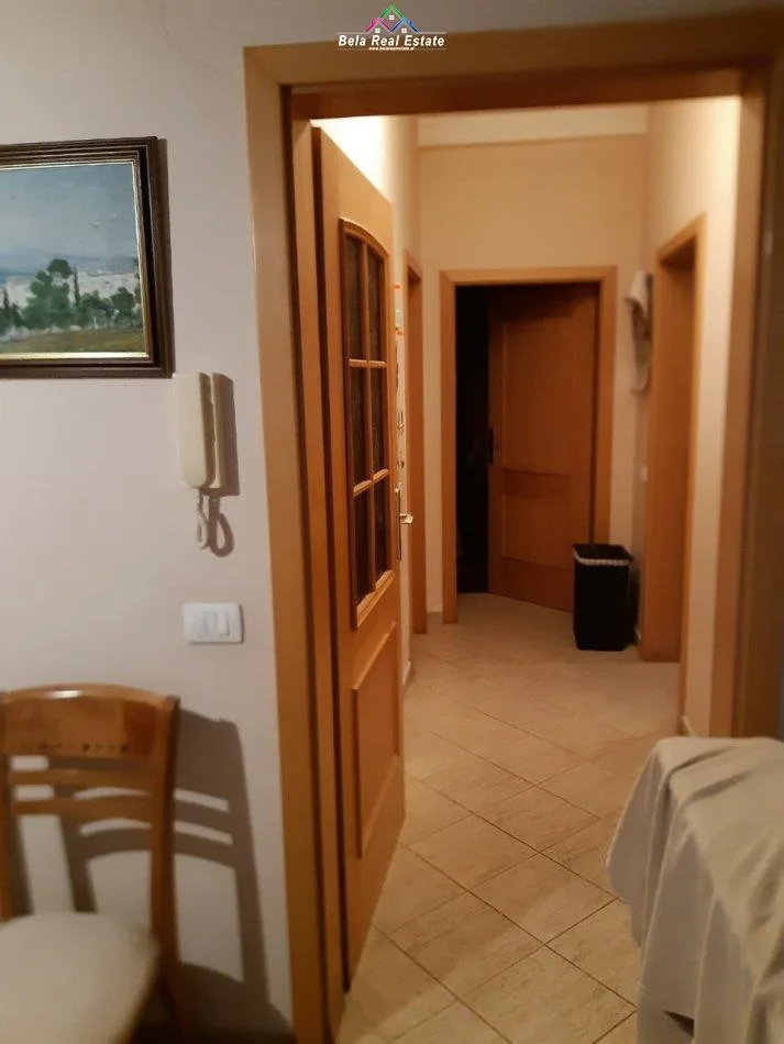 Apartament me Qera 2+1+2 tek Sheshi Willson (ID B220928) Tirane