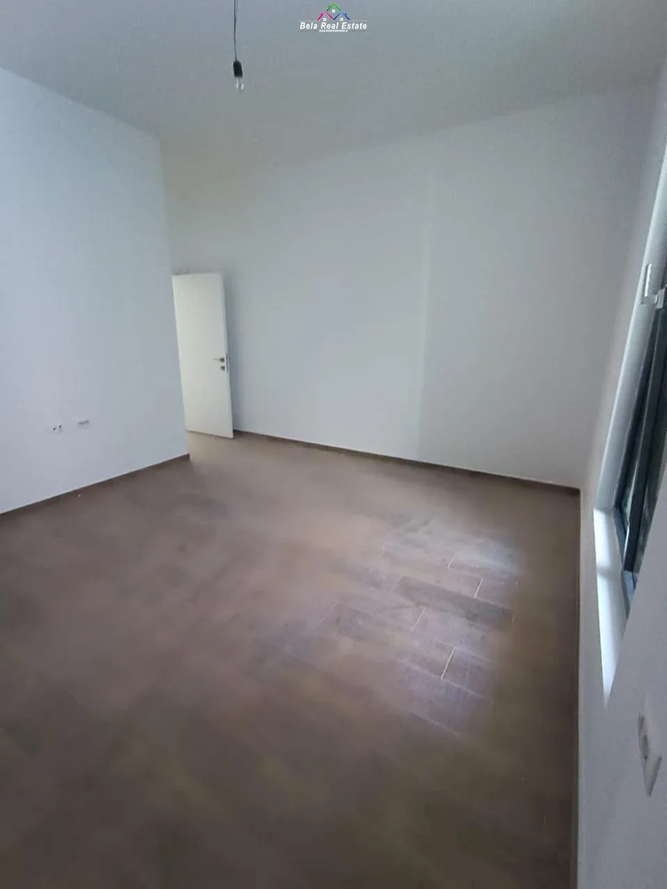Zyre me Qera 3+1 tek Kompleksi Zirkon (ID BZ2213) Tirane