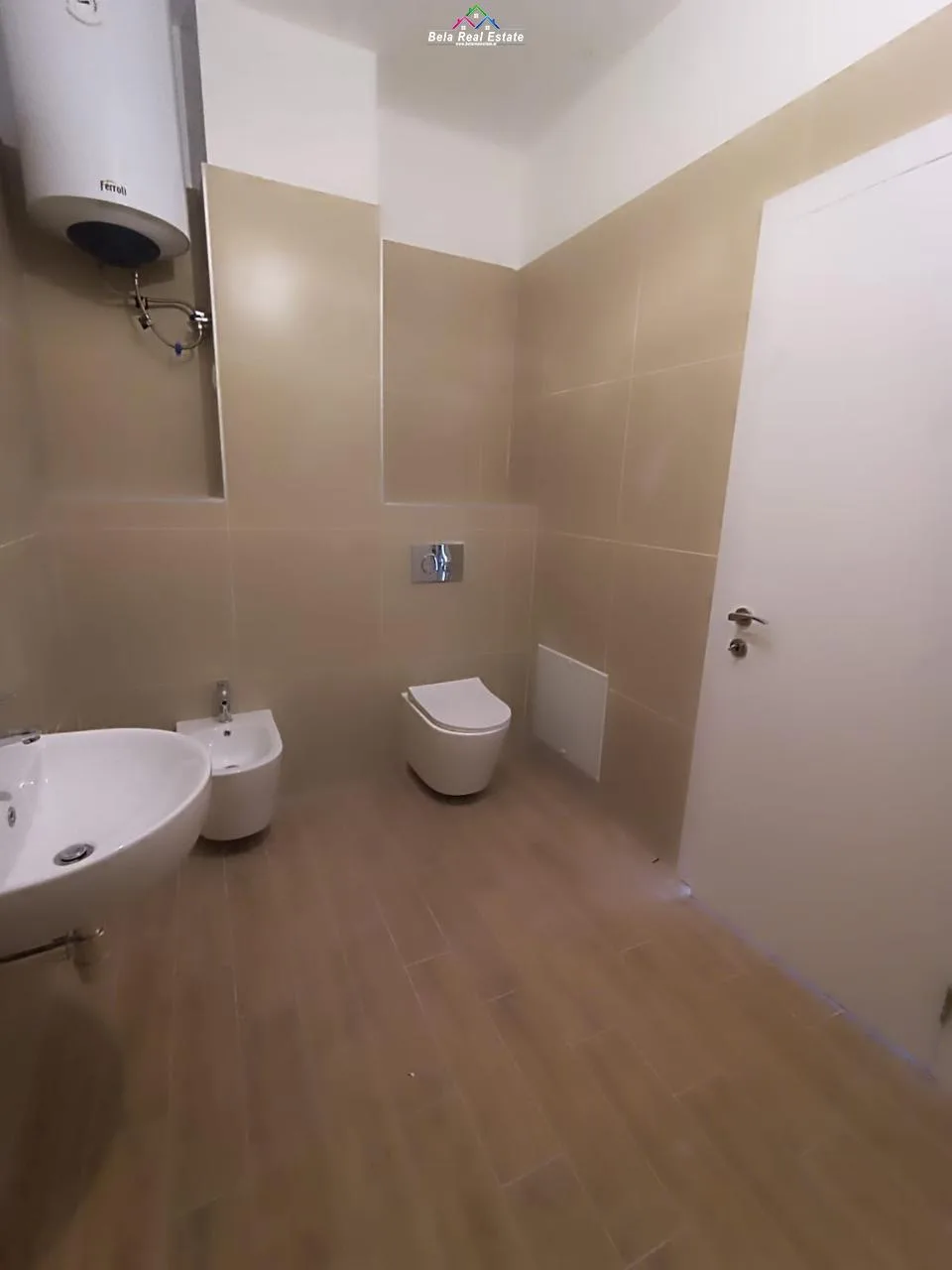 Zyre me Qera 3+1 tek Kompleksi Zirkon (ID BZ2213) Tirane