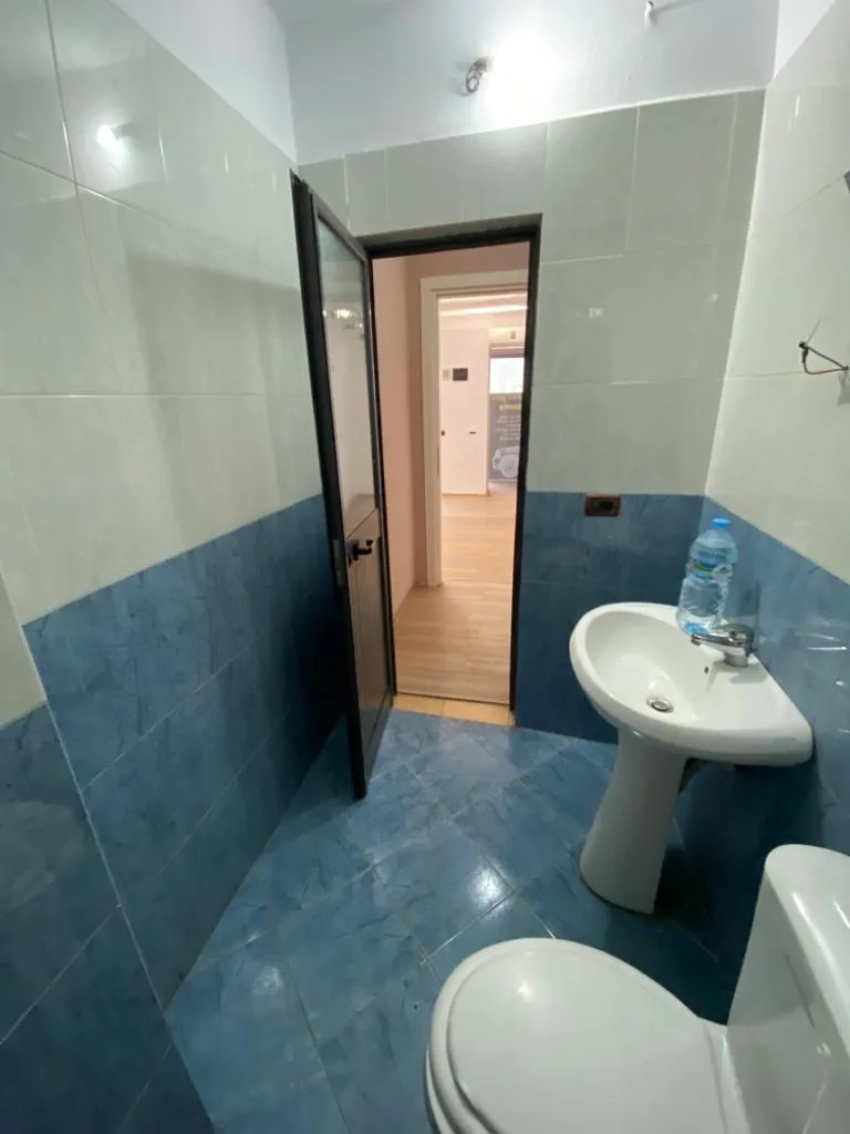 Dyqan Me Qera Prane Pediatrise (ID BD21706) Tirane.