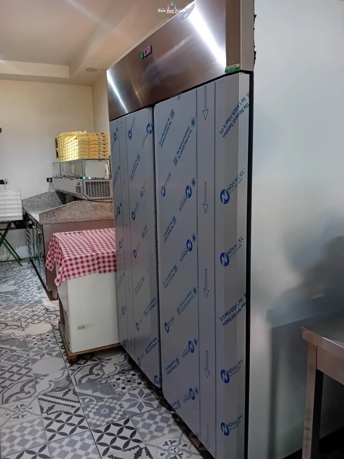 Shitet Biznesi Piceri Tek Ish Ekspozita (ID BSHB182) Tirane