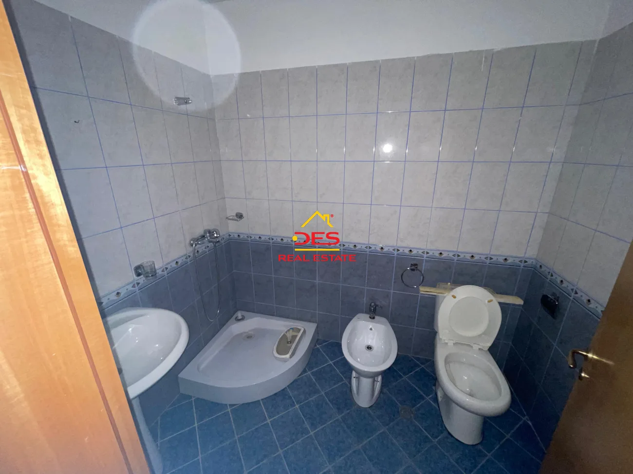 Shitet garsoniere në orikum.