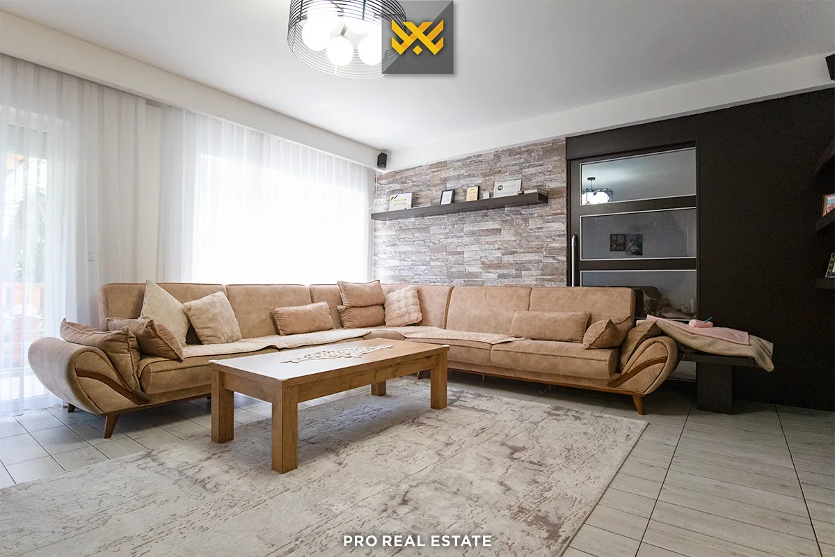 Dy shtëpi 374.25m² + 374.25m² për #SHITJE në Marigona 2.