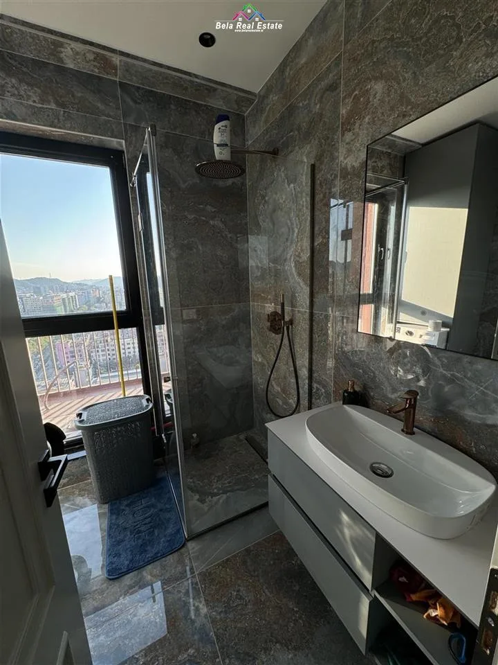 Apartament Per Shitje 2+1+2+Post Parkimi Tek 21 Dhjetori (ID B120540) Tirane