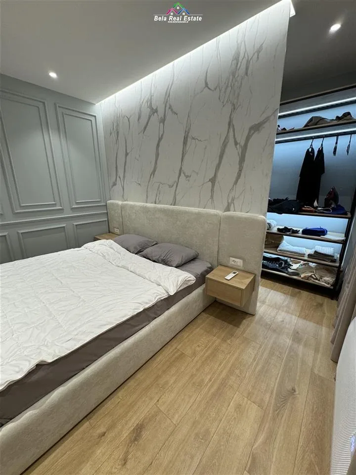 Apartament Per Shitje 2+1+2+Post Parkimi Tek 21 Dhjetori (ID B120540) Tirane