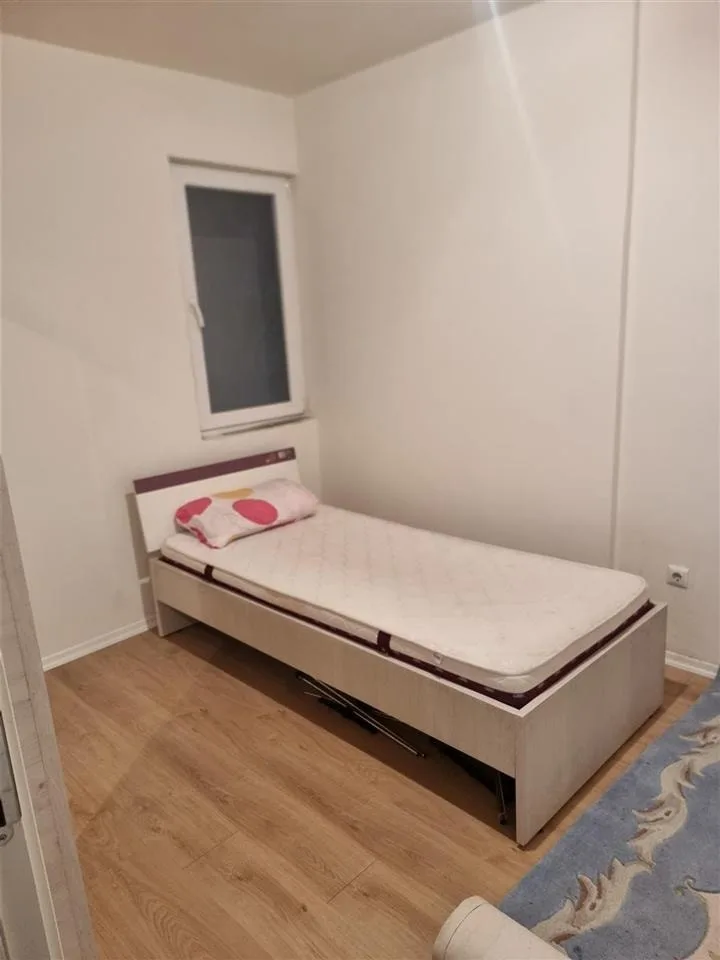 Banesë me qira 2+1 në Fushë Kosovë
