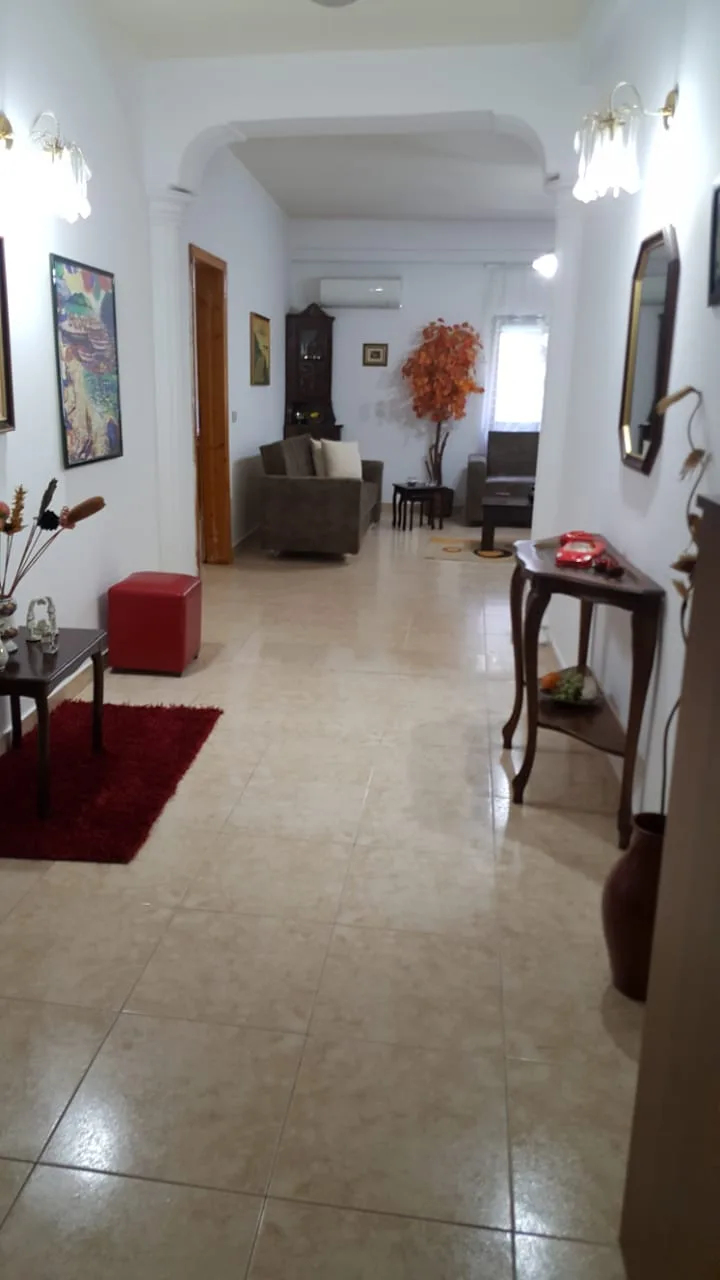 Jepet apartament me qira 2+1 te rruga e durresit,tirane