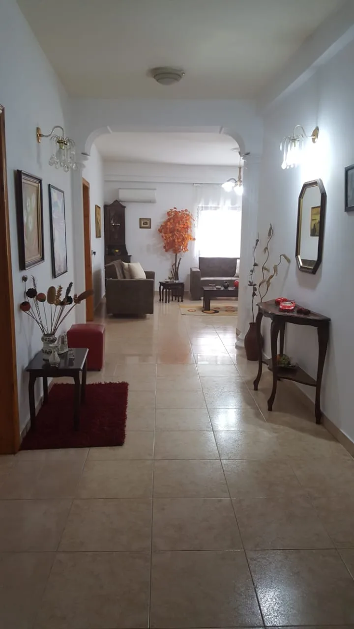 Jepet apartament me qira 2+1 te rruga e durresit,tirane