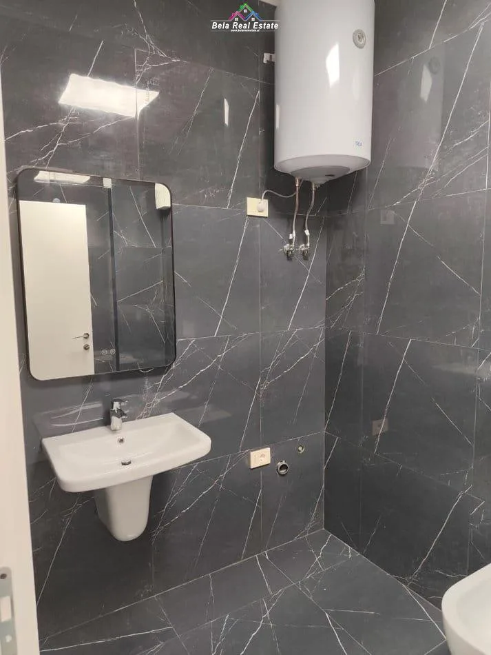 Zyre Me Qera 1+1 Tek Mine Peza (ID BZ2701) Tirane