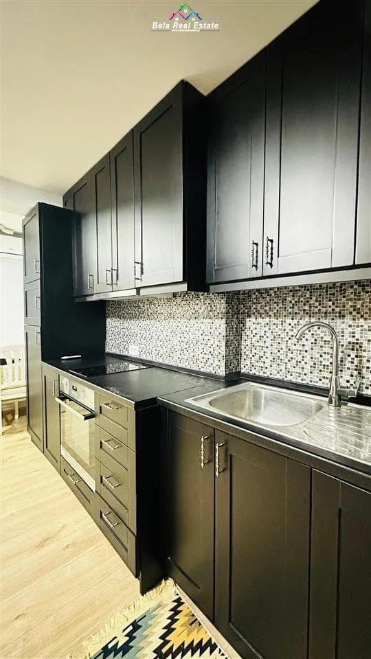 Apartament Me Qera 1+1 Tek Myslym Shyri (ID B211324)Tirane