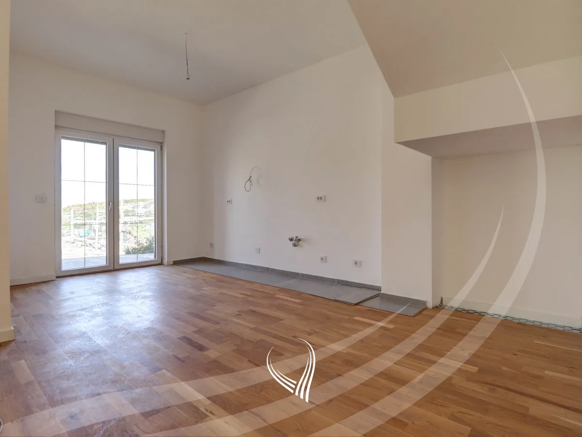 Shtëpi me 299.81m2 në shitje në lagjen Royal Green Residence - Zllatar