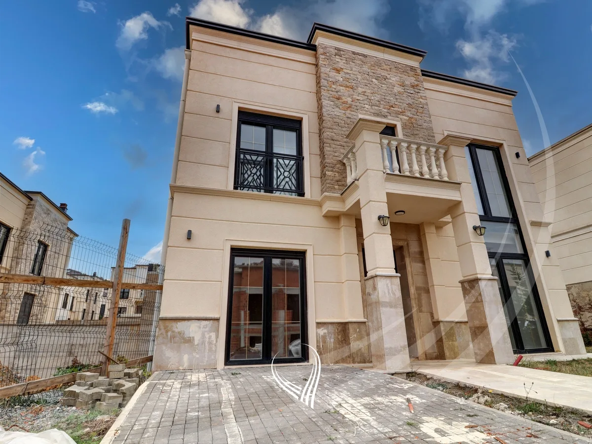 Shtëpi me 299.81m2 në shitje në lagjen Royal Green Residence - Zllatar