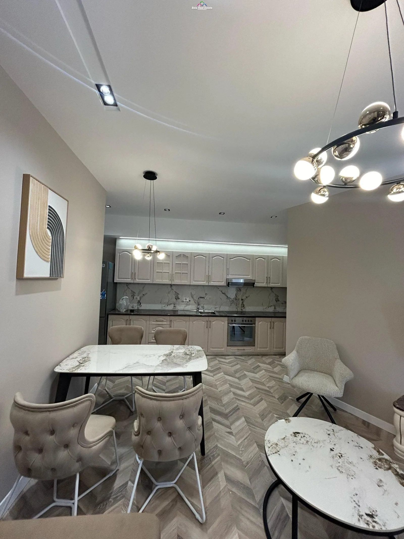 Apartament Me Qera 2+1+2 ne Qender (ID B2201182) Tirane.