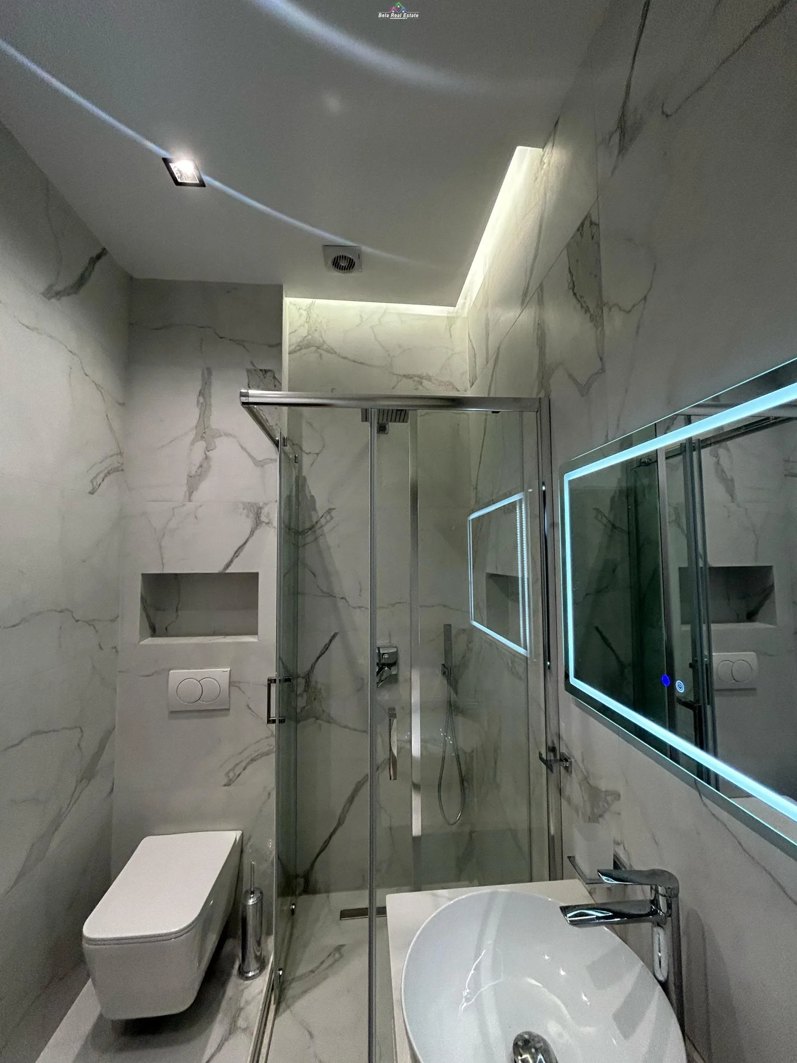 Apartament Me Qera 2+1+2 ne Qender (ID B2201182) Tirane.