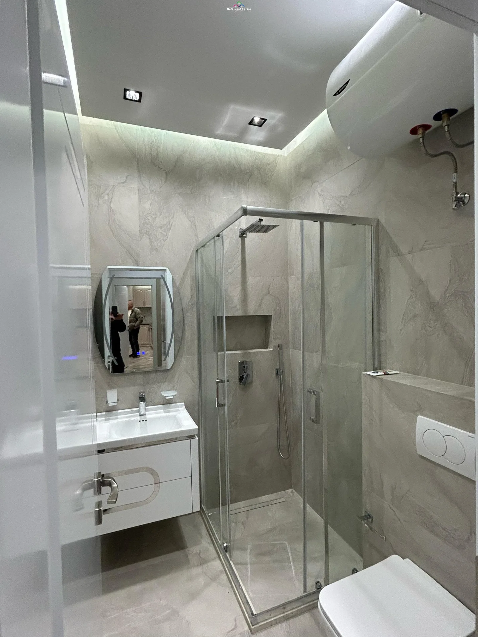 Apartament Me Qera 2+1+2 ne Qender (ID B2201182) Tirane.