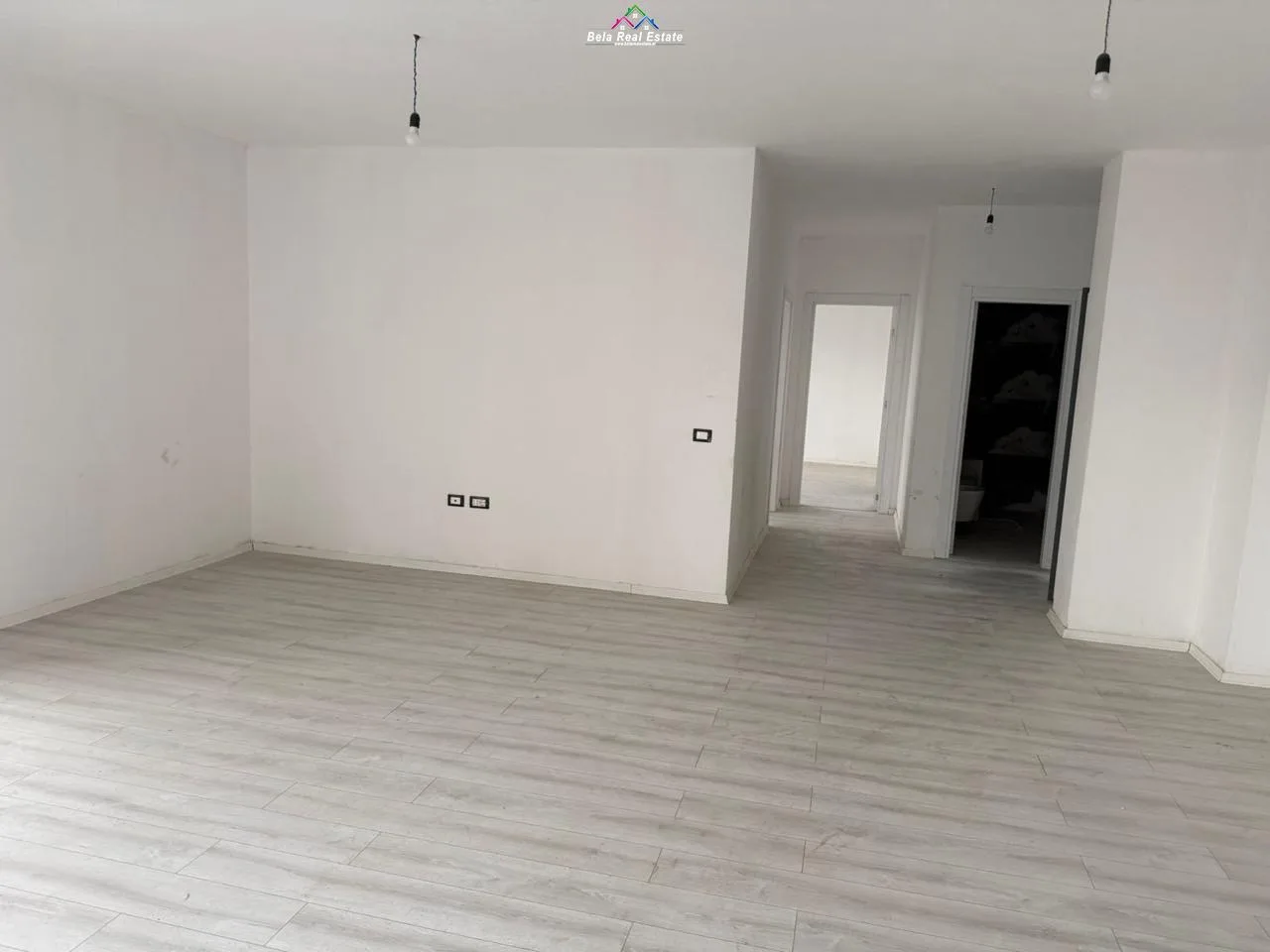 Zyre Me Qera 2+1+2 tek Bulevardi i Ri (ID BZ2887) Tirane