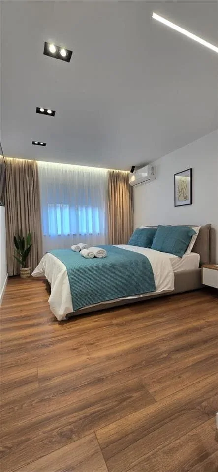Apartament Per Shitje 1+1+Garsoniere tek 21 Dhjetori (ID B121196) Tirane