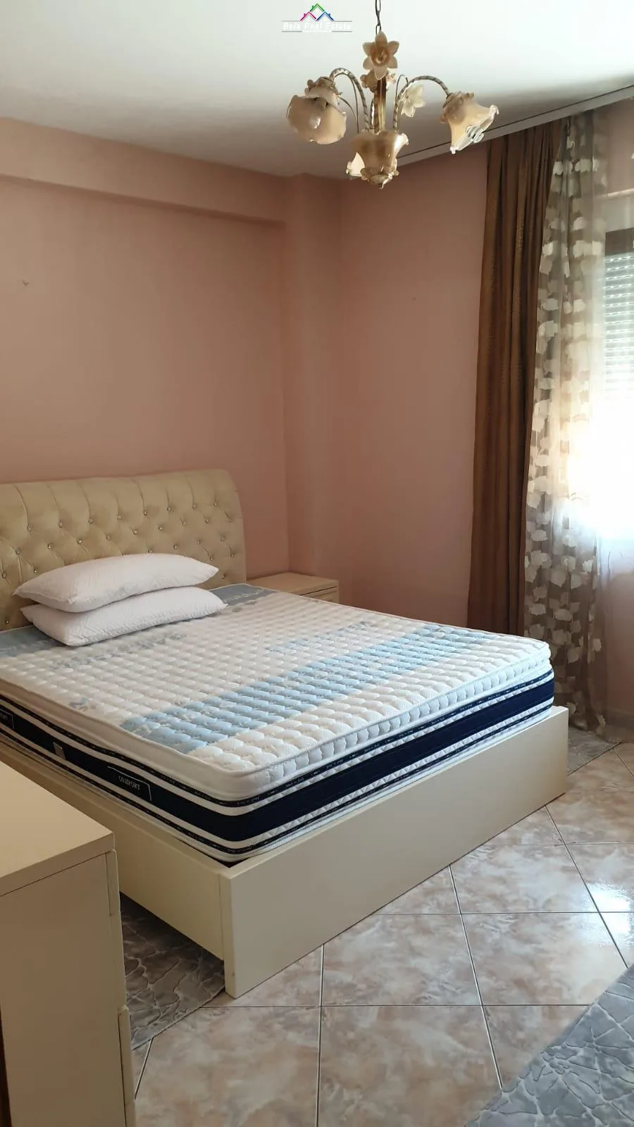 Jepet Me Qera Apartament 2+1 Tek Bulevardi Zogu i Pare (ID B220179) Tirane