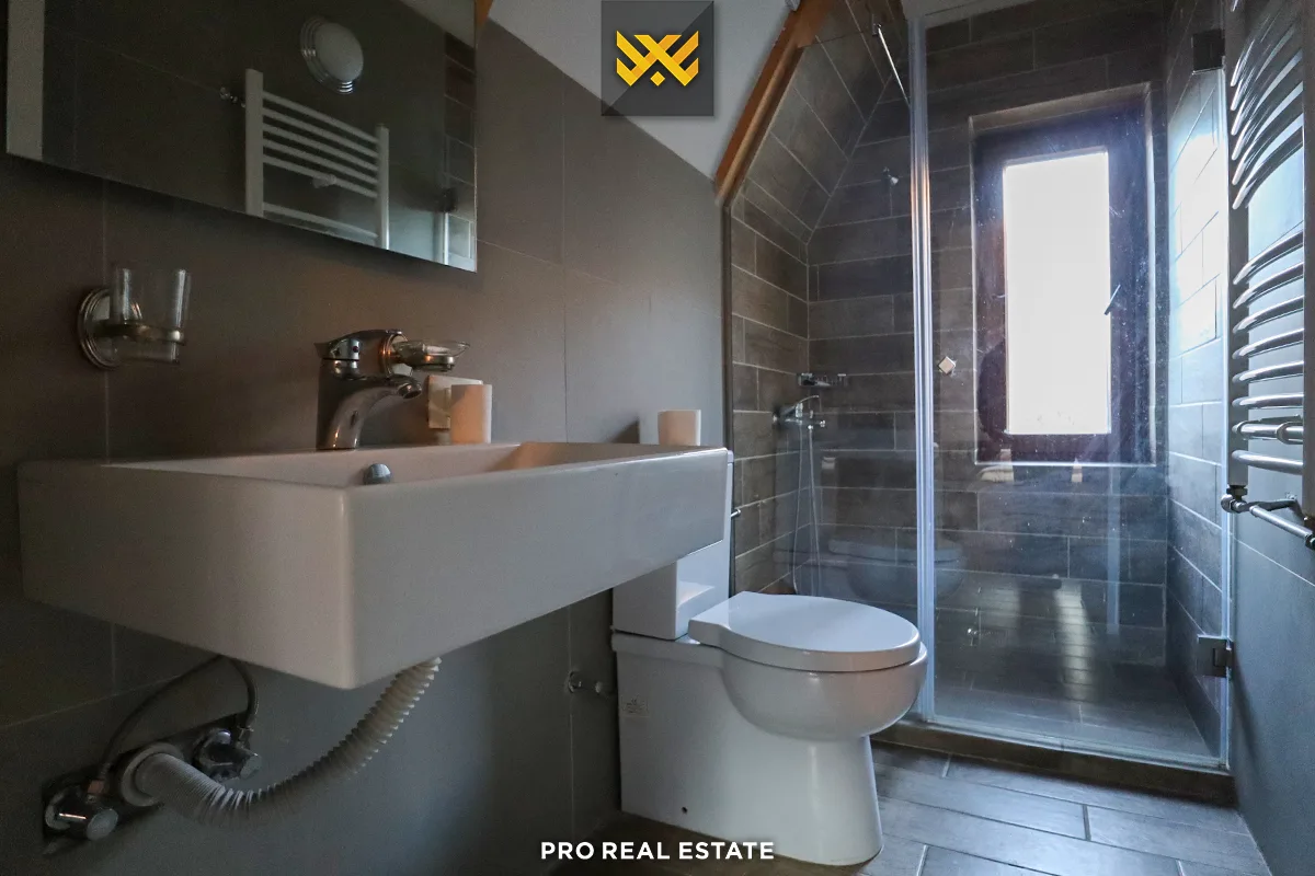 Villë 265m² për #SHITJE në Brezovicë