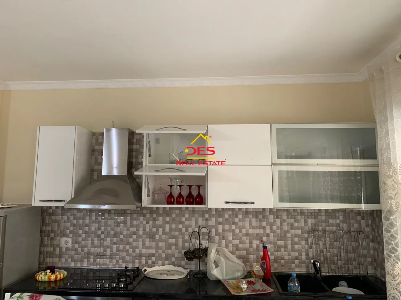 Jepet me qira apartament 2+1, kinostudio, tiranë