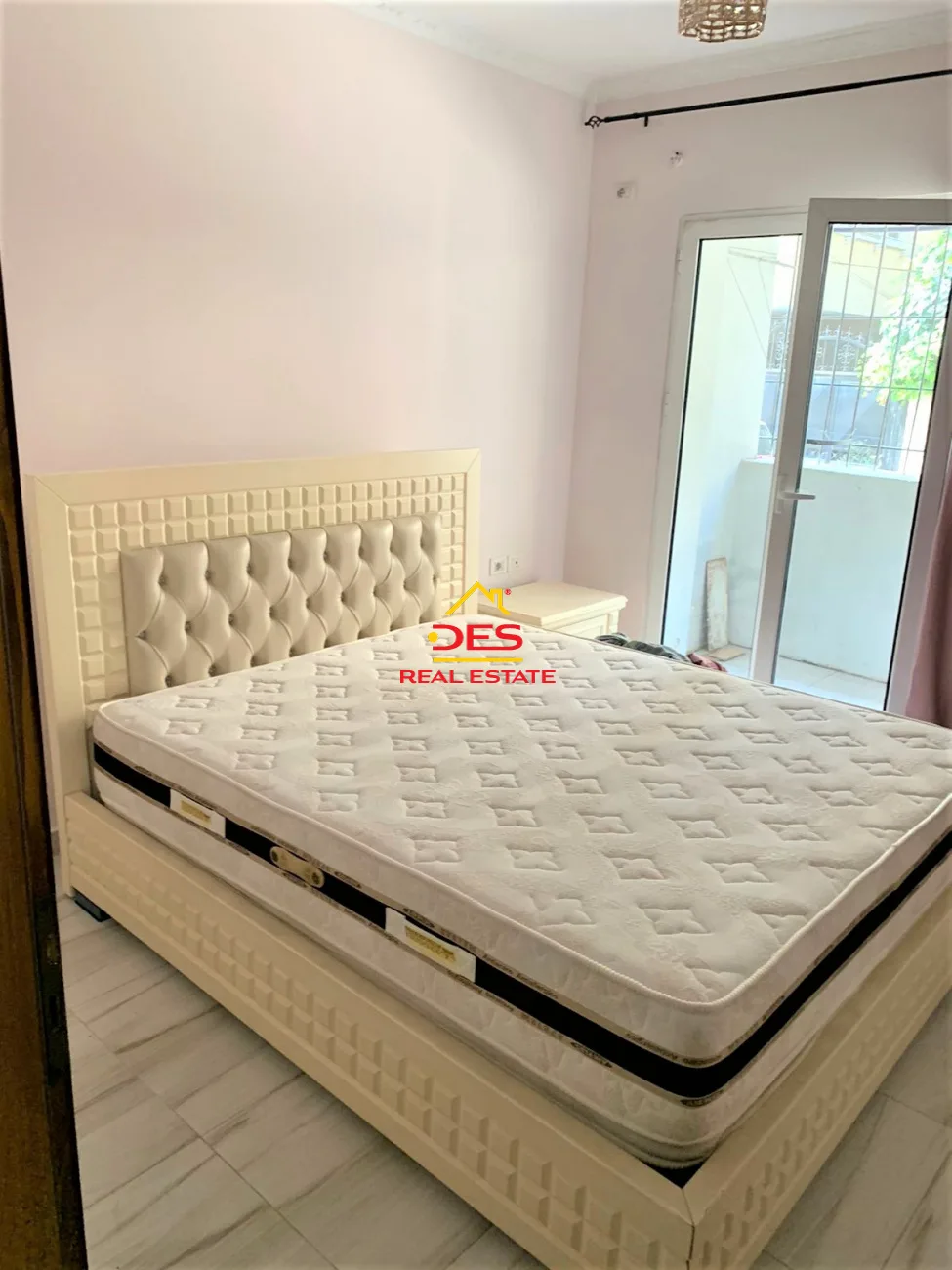 Jepet me qira apartament 2+1, kinostudio, tiranë