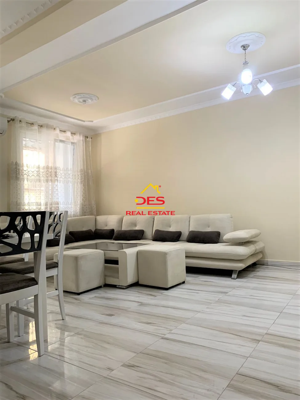 Jepet me qira apartament 2+1, kinostudio, tiranë