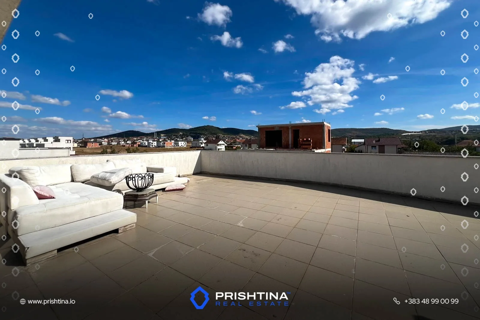 Shtëpi në shitje 280m² + 3 ari oborr në Bërnicë