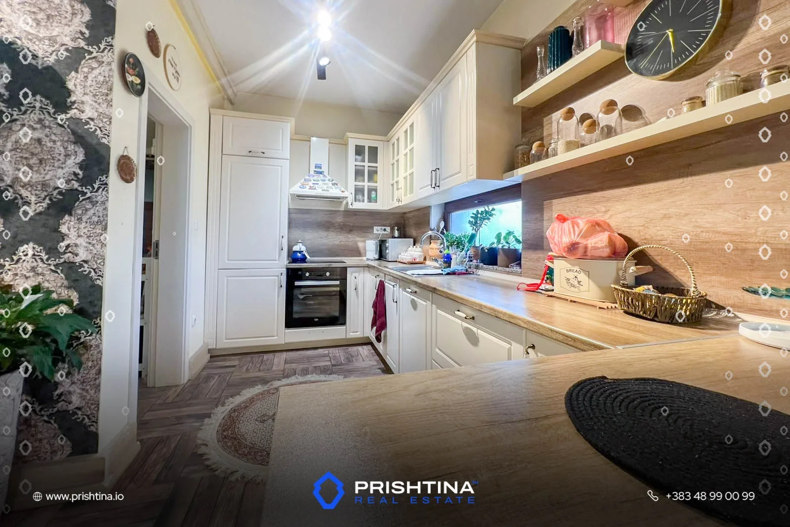 Shtëpi në shitje 280m² + 3 ari oborr në Bërnicë