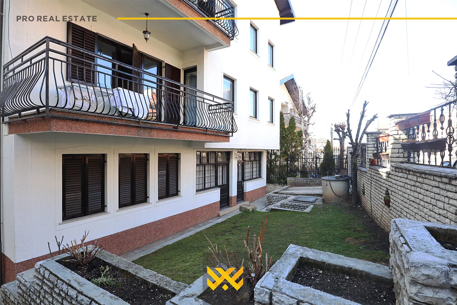 Shtëpi 550m² në #SHITJE në Velani.