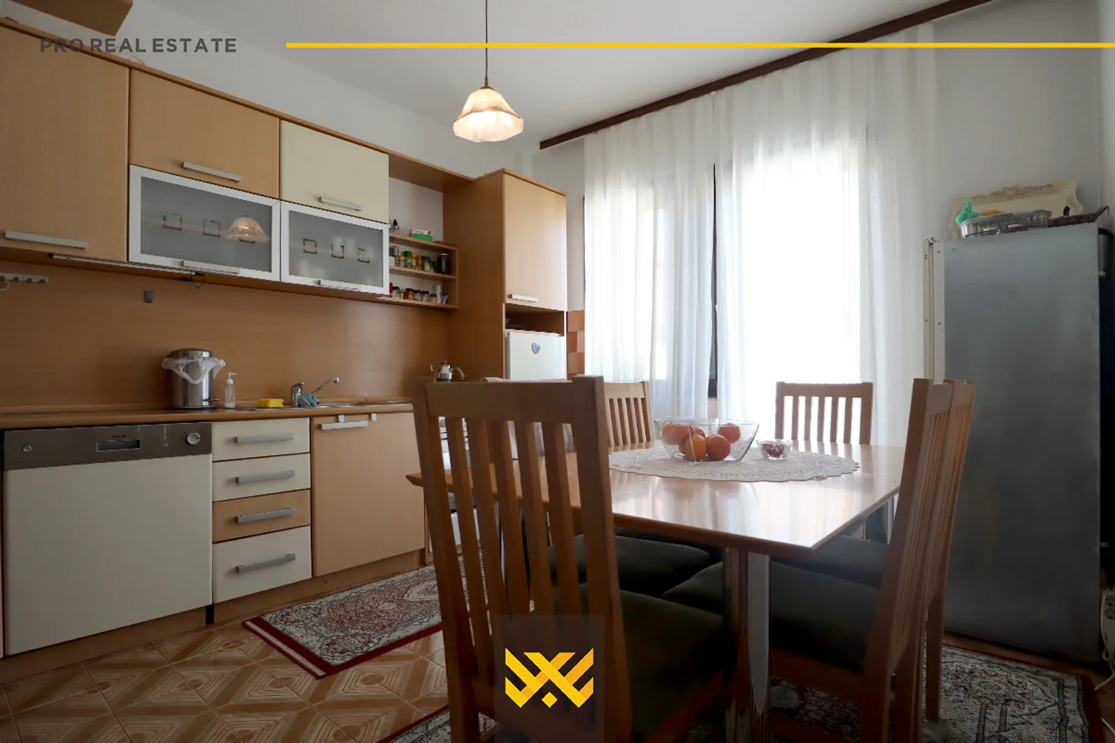 Shtëpi 550m² në #SHITJE në Velani.