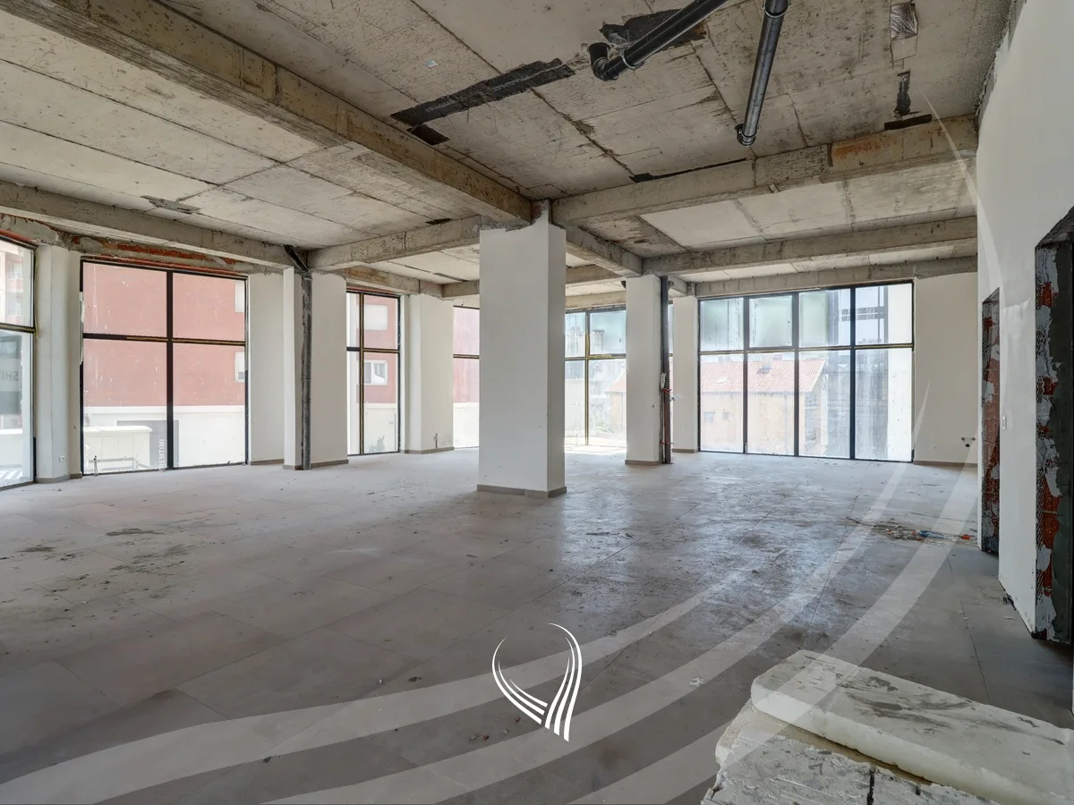 Lokal 172m2 në shitje në lagjen Bregu i Diellit – Kompleksi Panorama 2