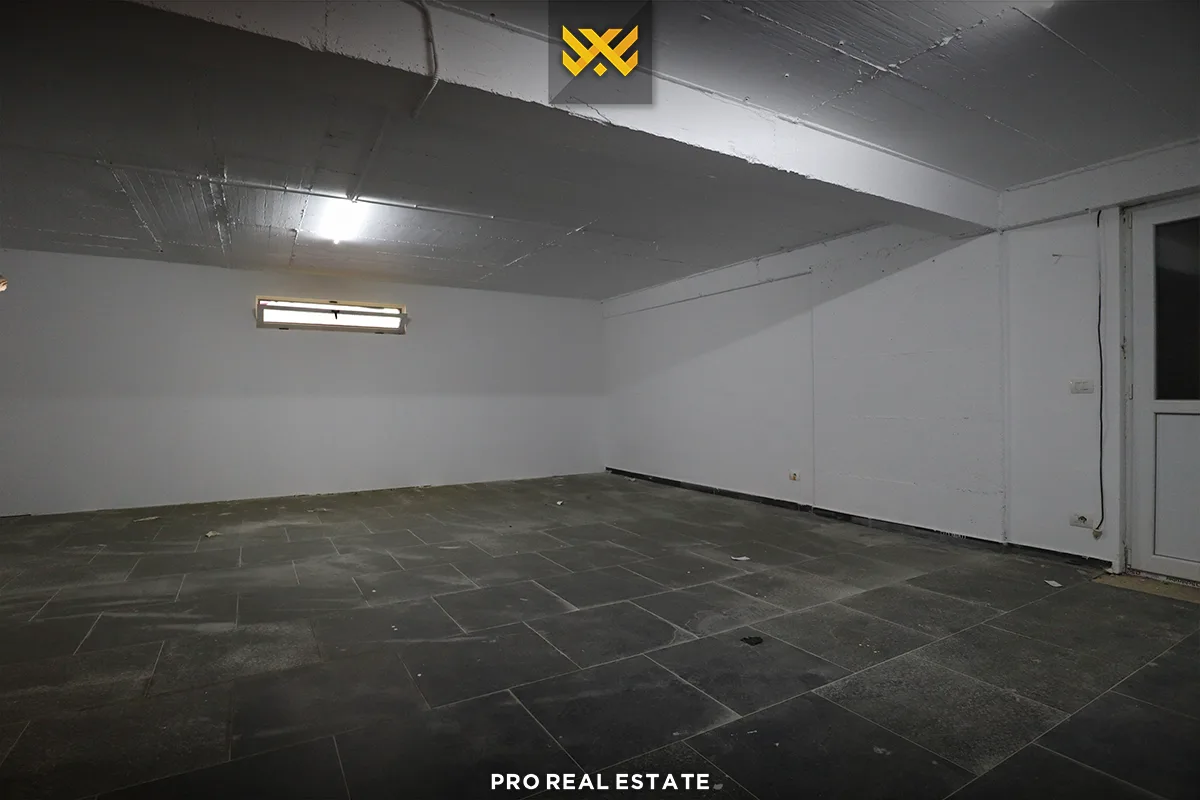 Lokal 150m² për #SHITJE në Rrugën B