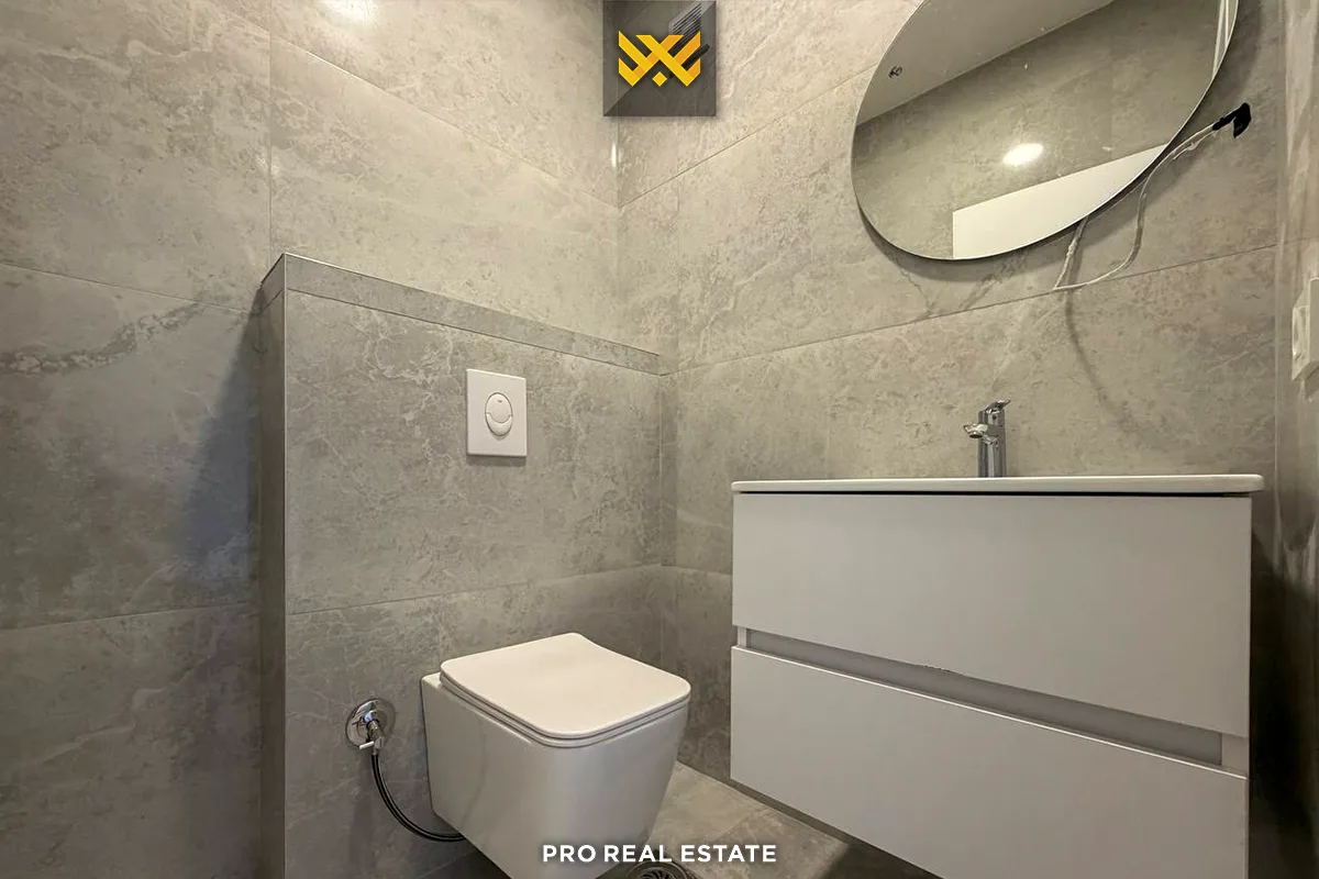 Banesë / Zyrë 120m² me #QIRA në Lakrishtë