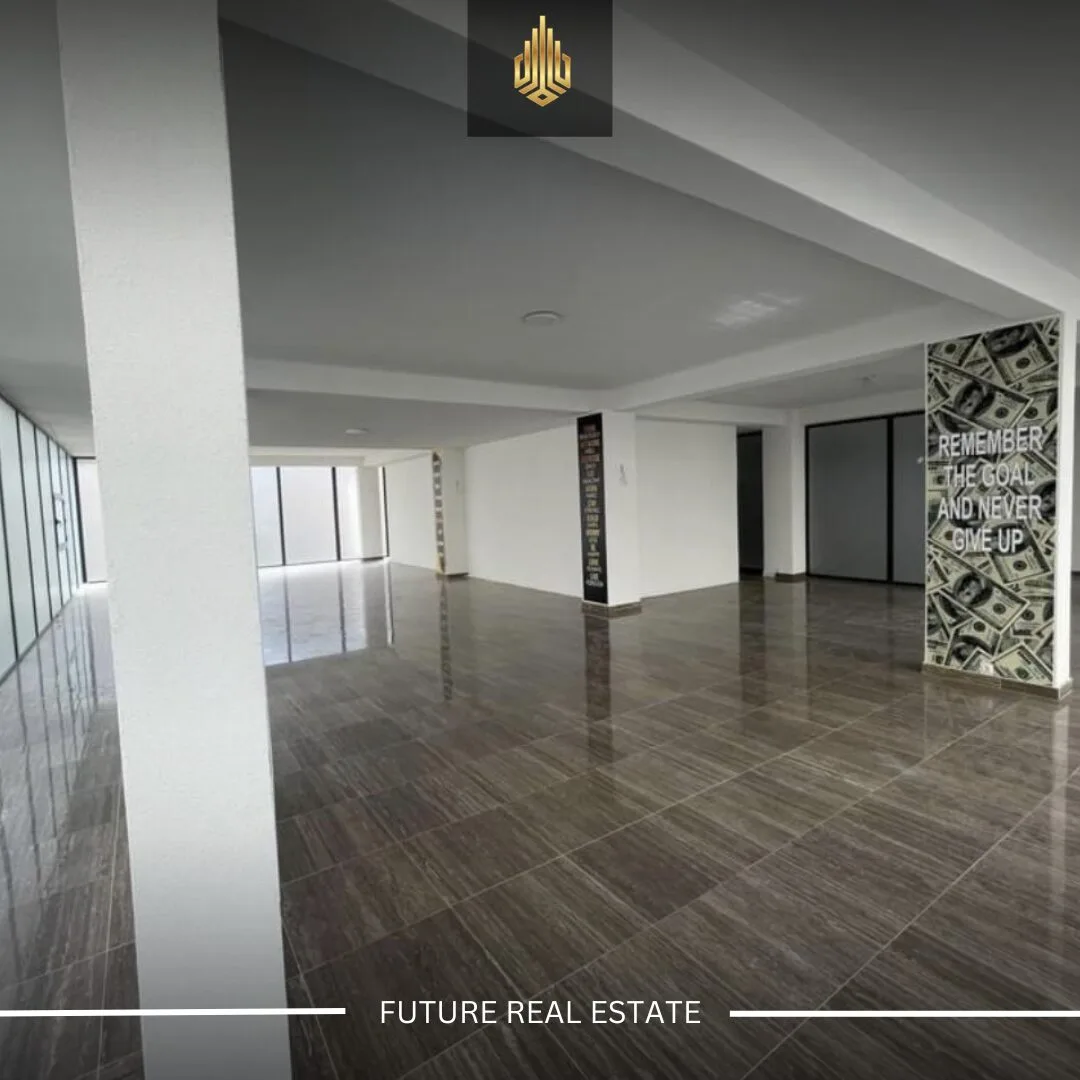 Lokal me QERA/273m²