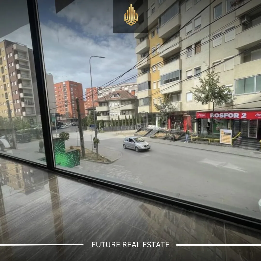 Lokal me QERA/273m²