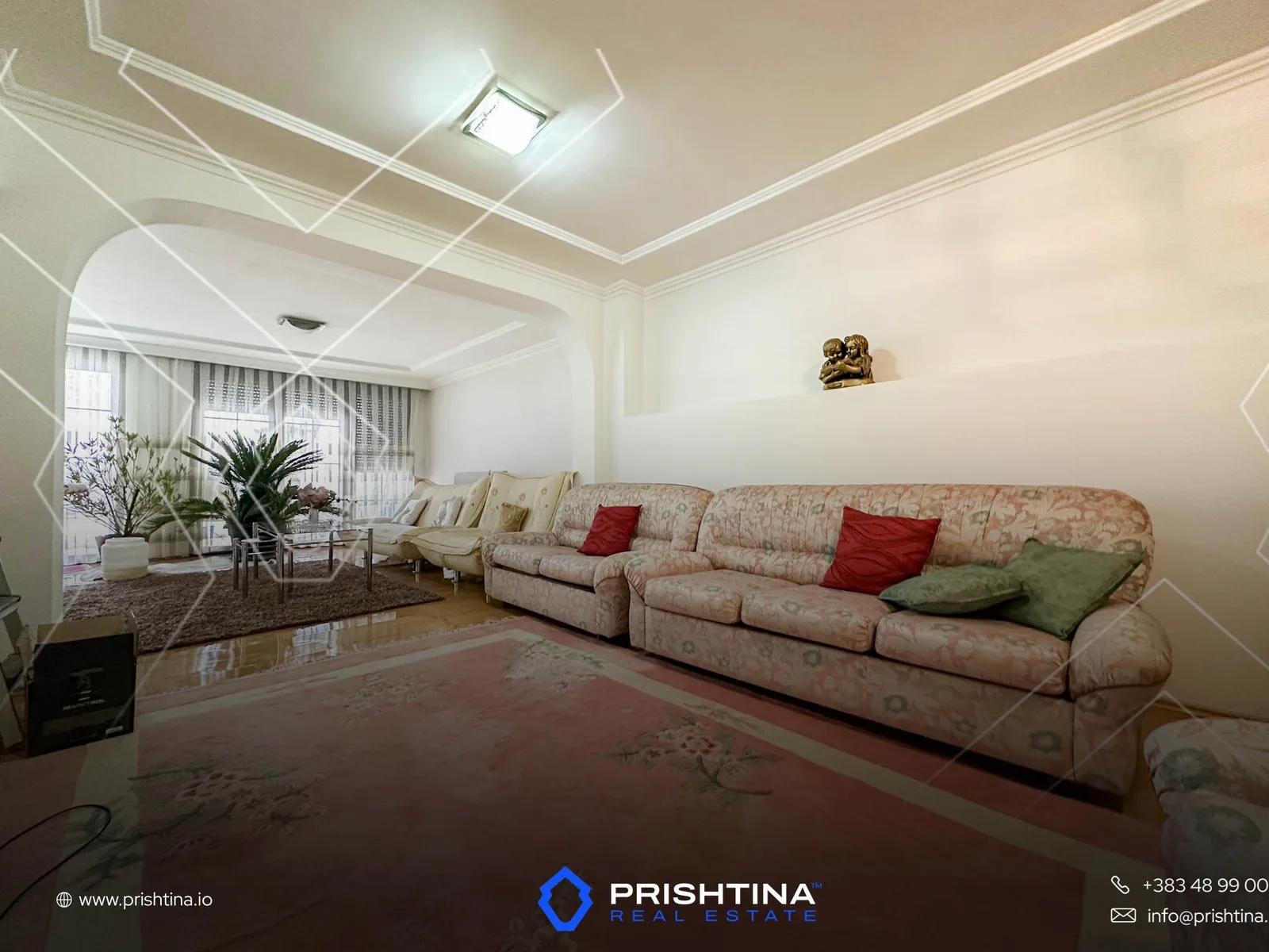 Shtëpi me qira 200m² te Bregu i Diellit