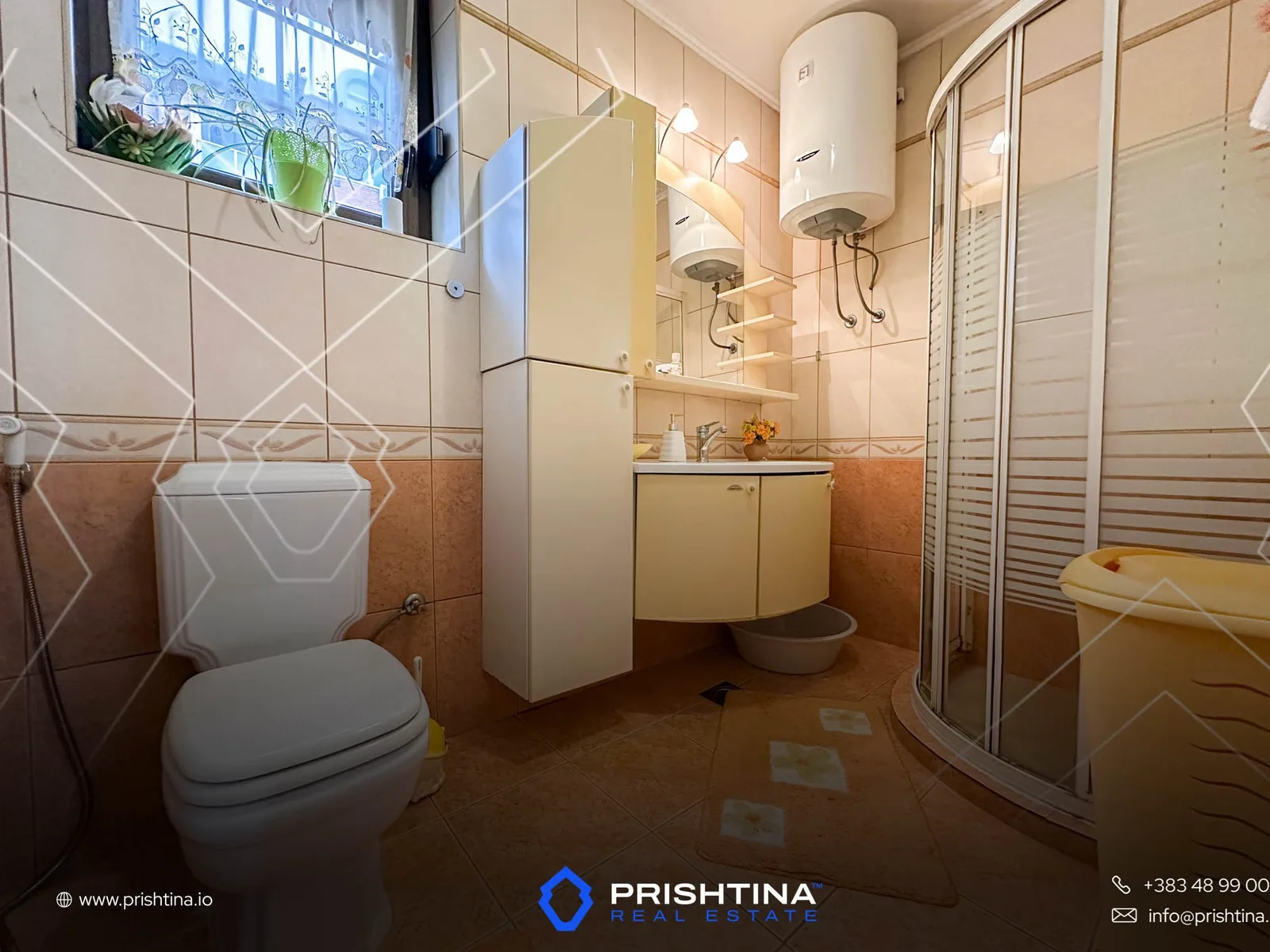Shtëpi me qira 200m² te Bregu i Diellit