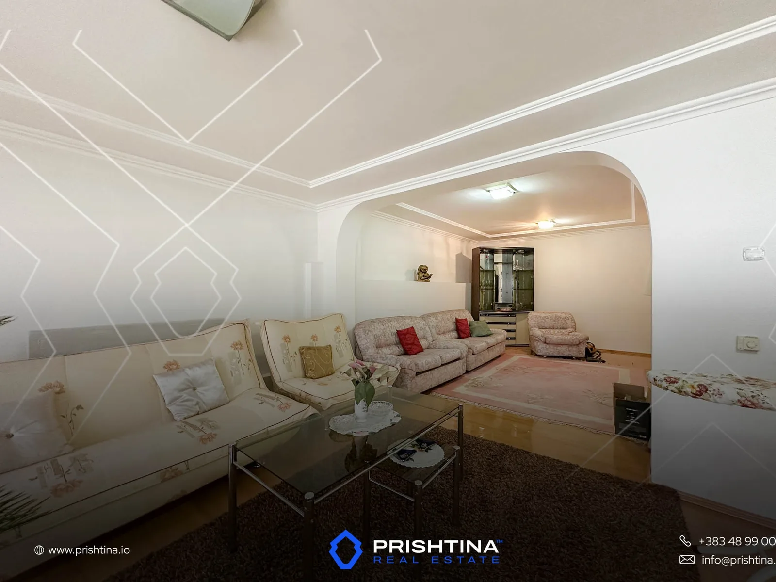 Shtëpi me qira 200m² te Bregu i Diellit