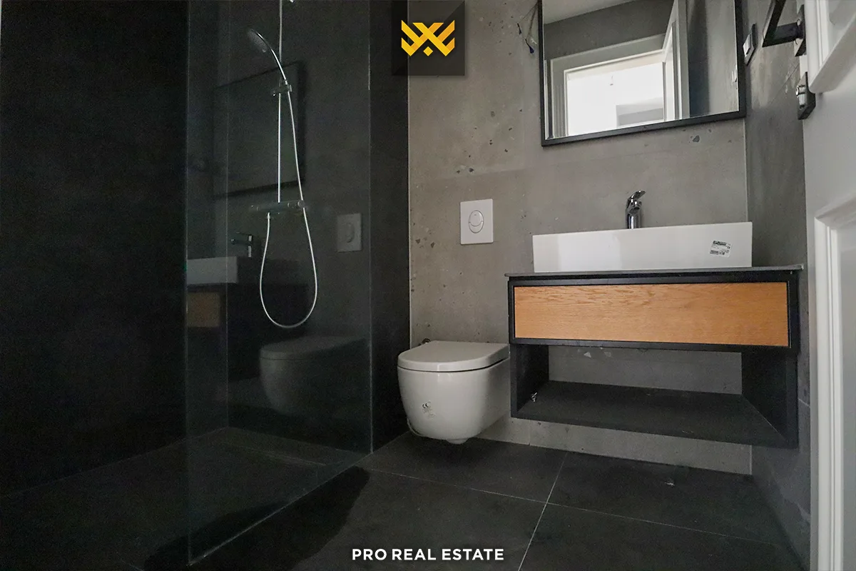 Banesë / Zyrë 129m² me #QIRA në Aktash